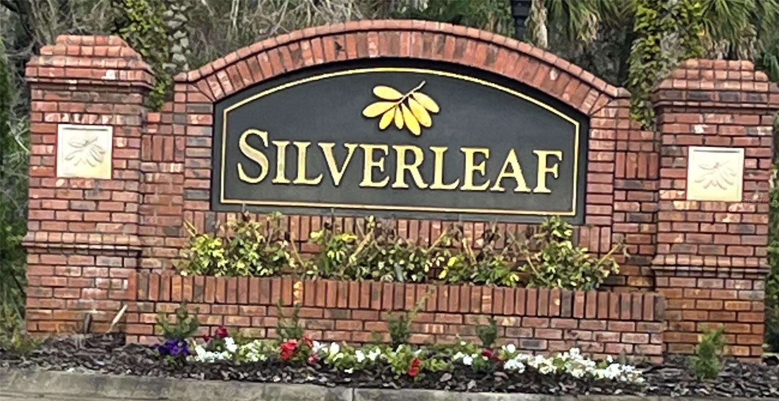 Listing photo id 1 for 2756 Birchcreek Drive