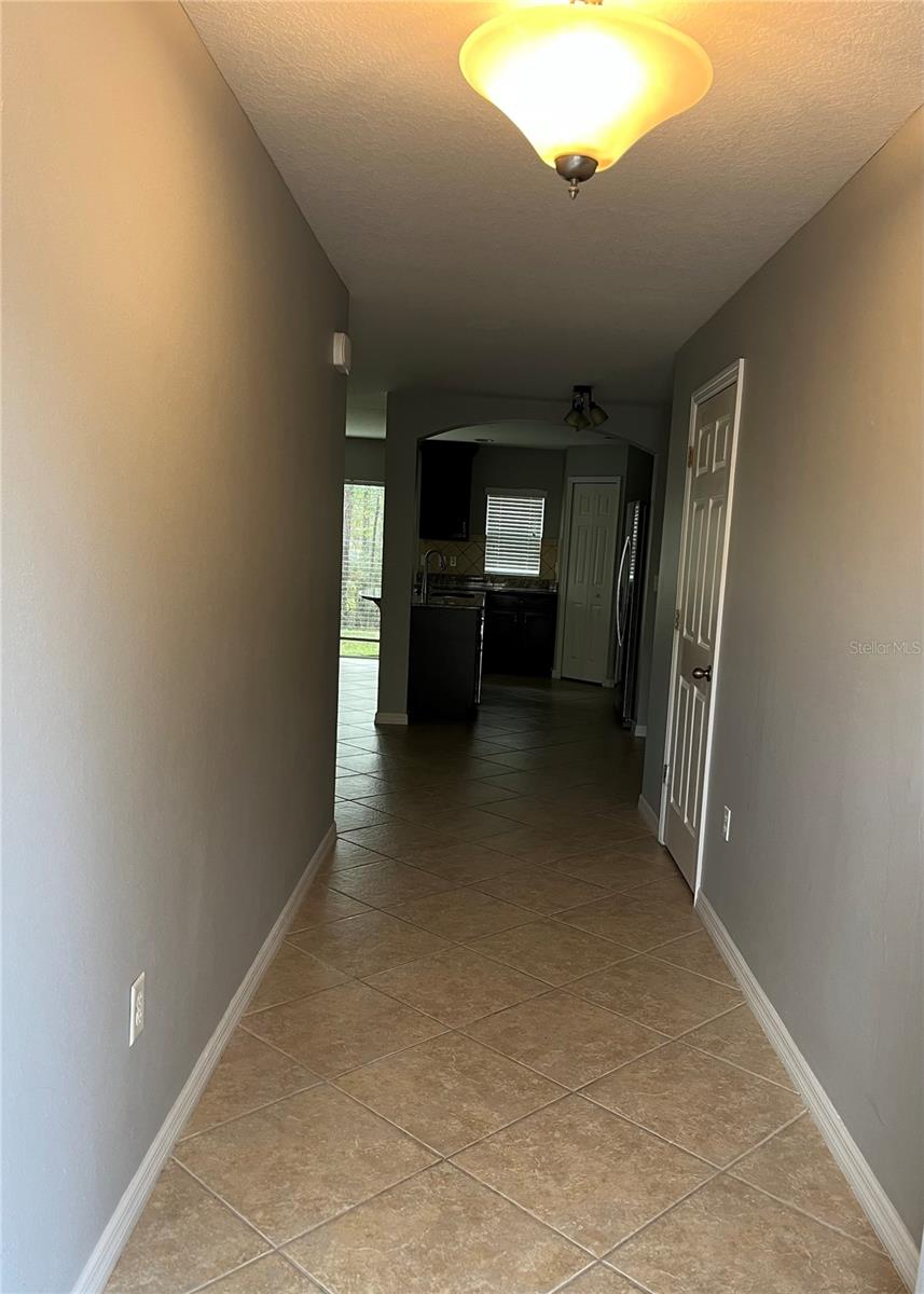 Listing photo id 4 for 2756 Birchcreek Drive