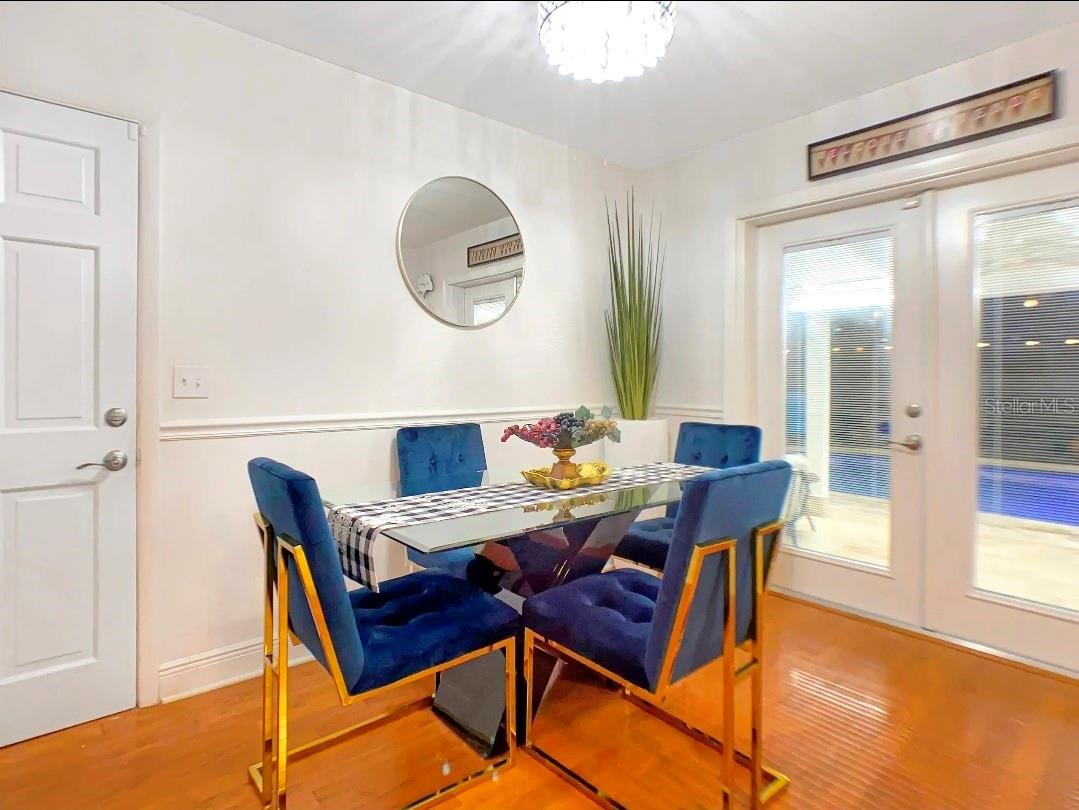 Listing photo id 12 for 7907 Hiawatha Street