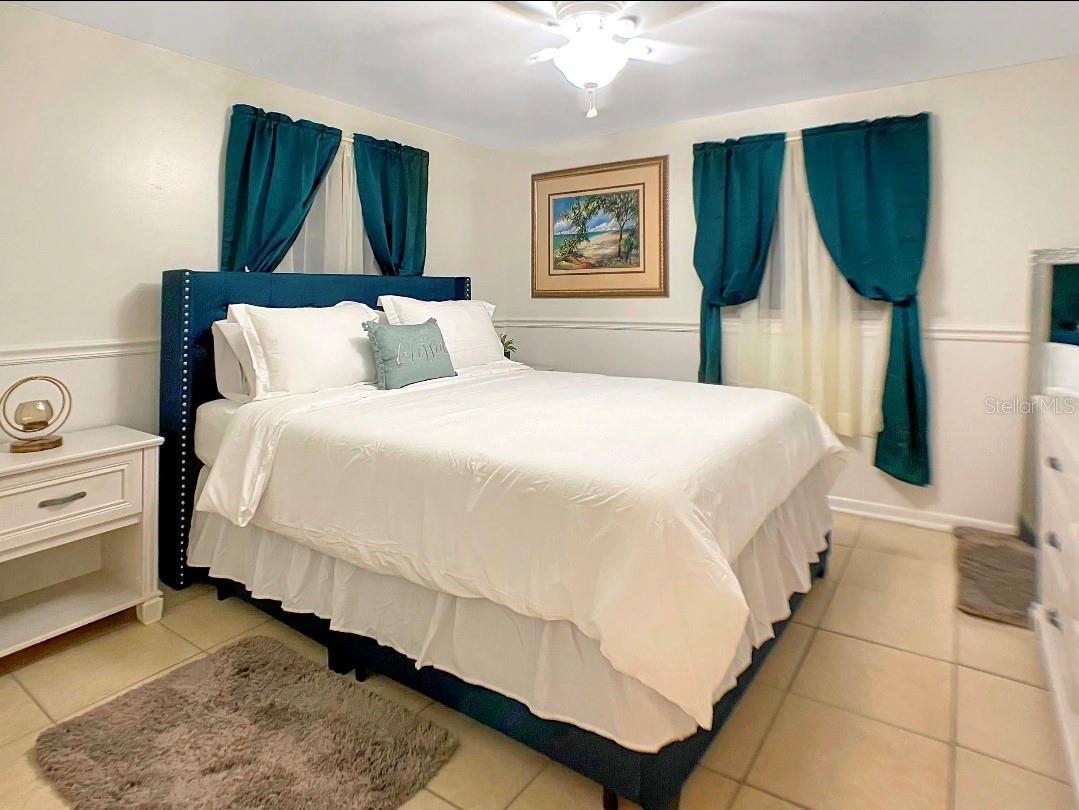 Listing photo id 13 for 7907 Hiawatha Street