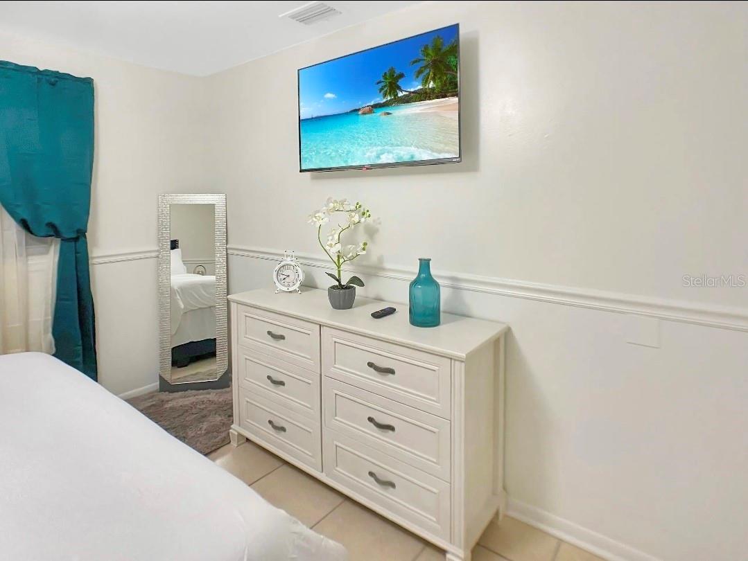 Listing photo id 14 for 7907 Hiawatha Street