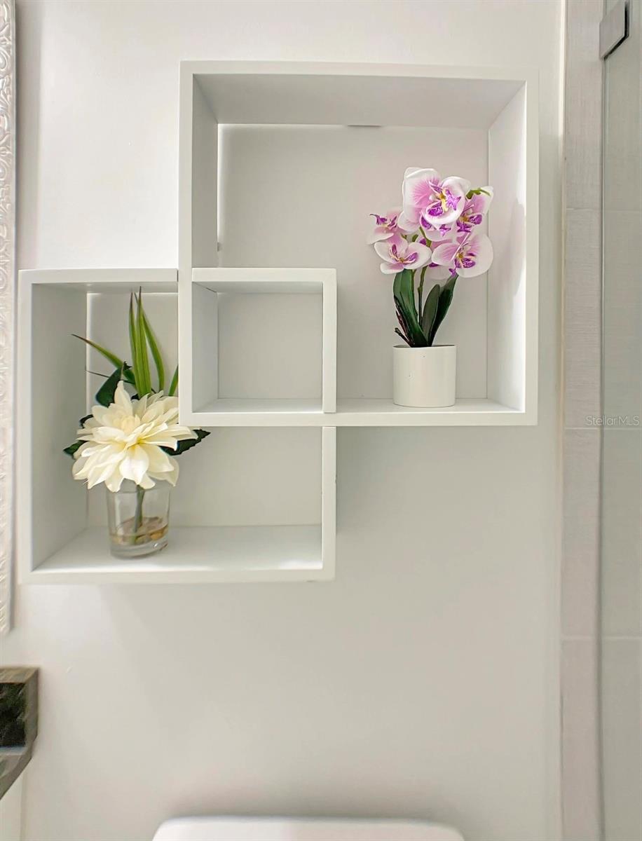 Listing photo id 16 for 7907 Hiawatha Street