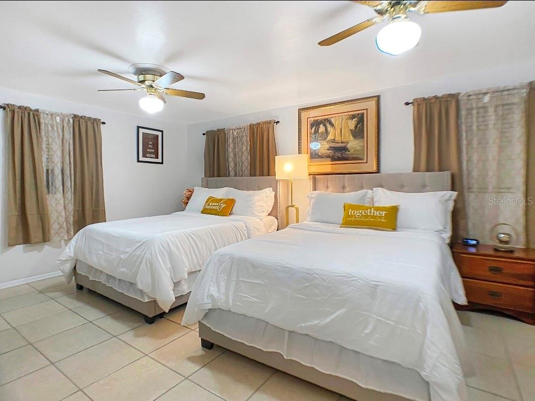 Listing photo id 18 for 7907 Hiawatha Street