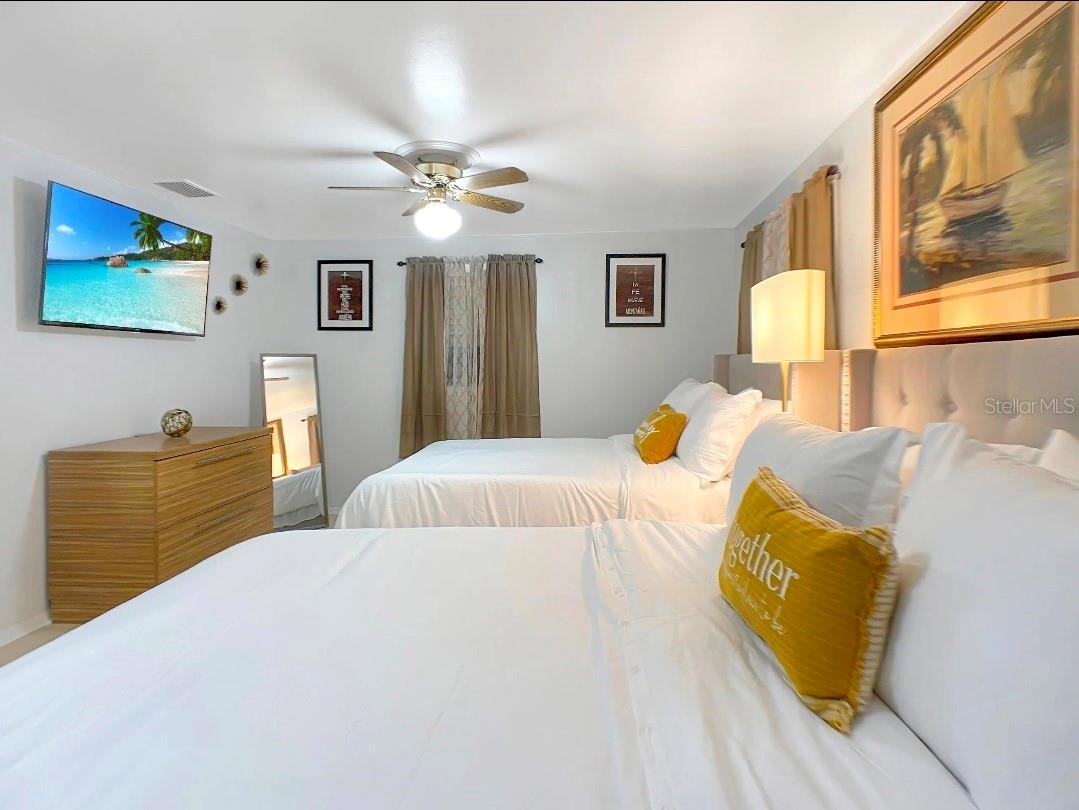 Listing photo id 20 for 7907 Hiawatha Street