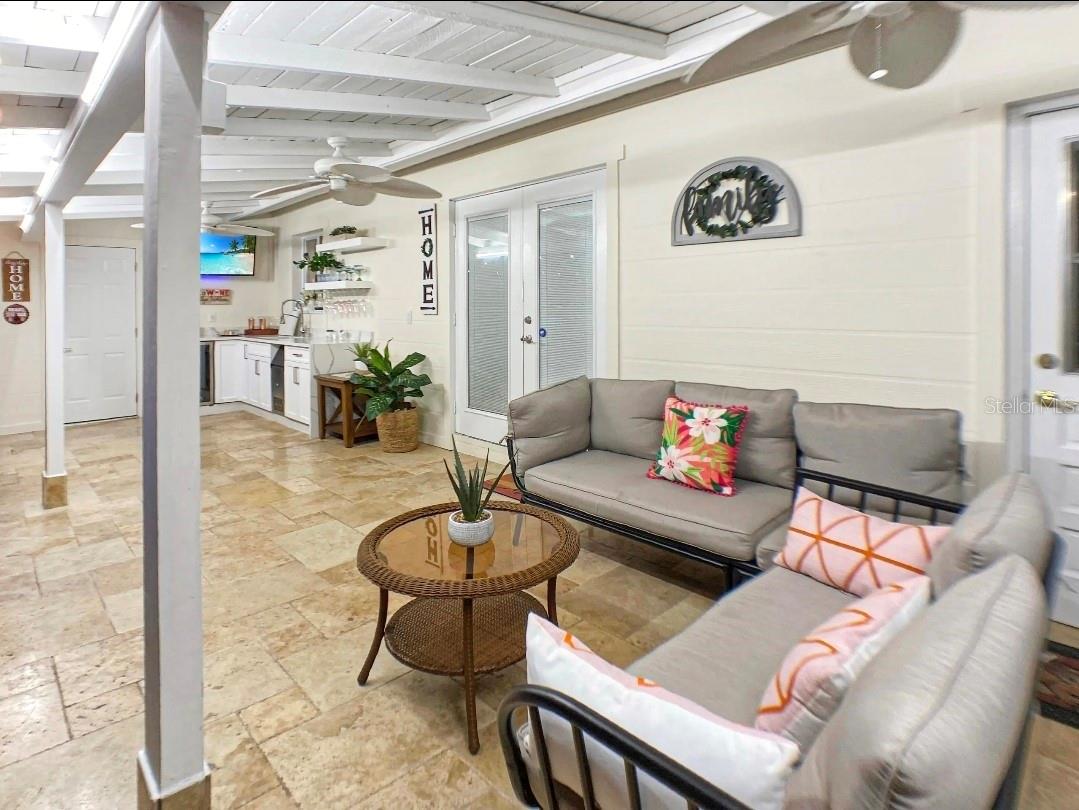 Listing photo id 24 for 7907 Hiawatha Street