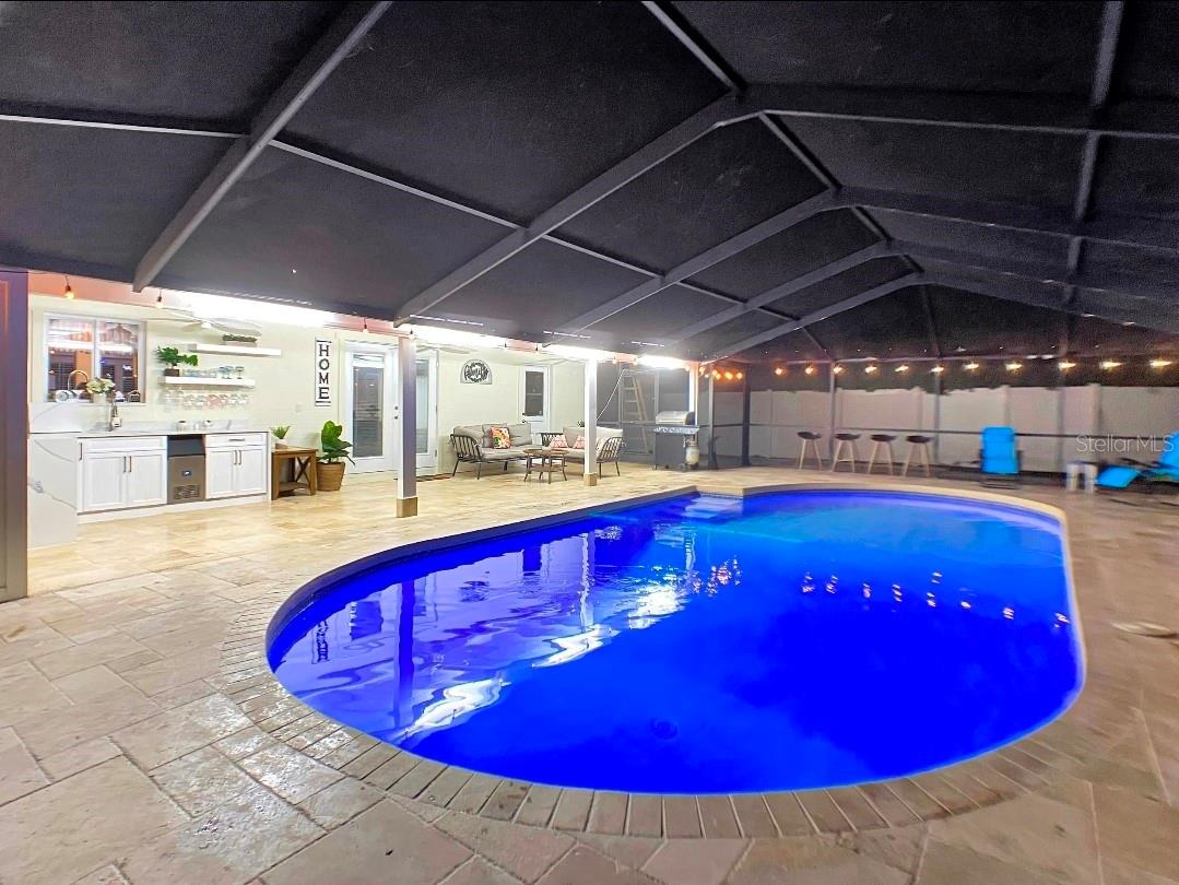 Listing photo id 32 for 7907 Hiawatha Street