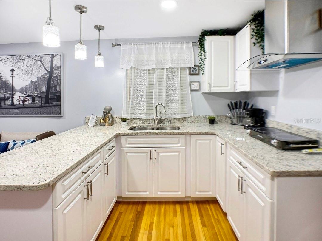 Listing photo id 35 for 7907 Hiawatha Street