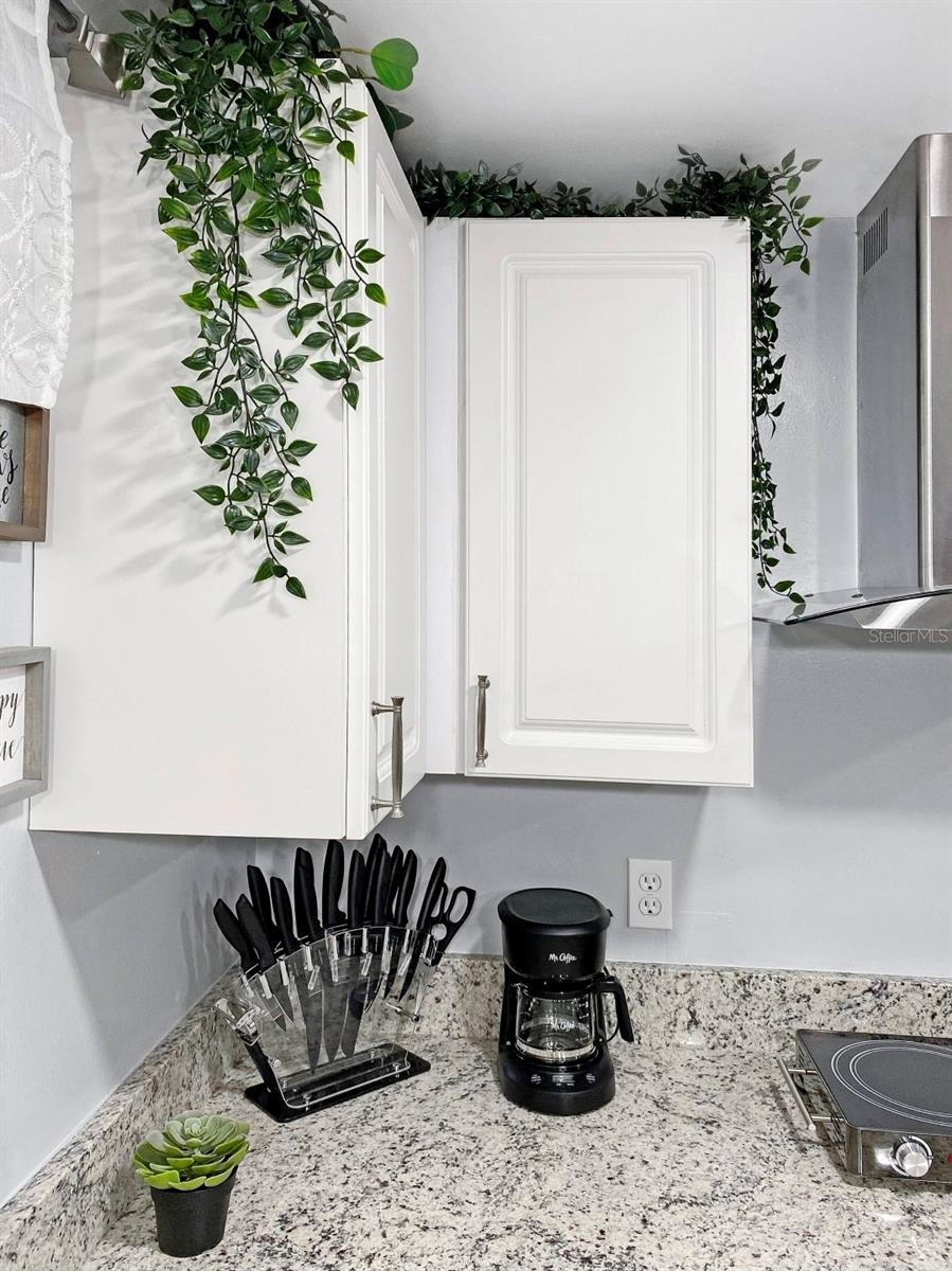 Listing photo id 40 for 7907 Hiawatha Street