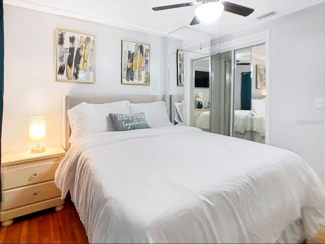 Listing photo id 42 for 7907 Hiawatha Street