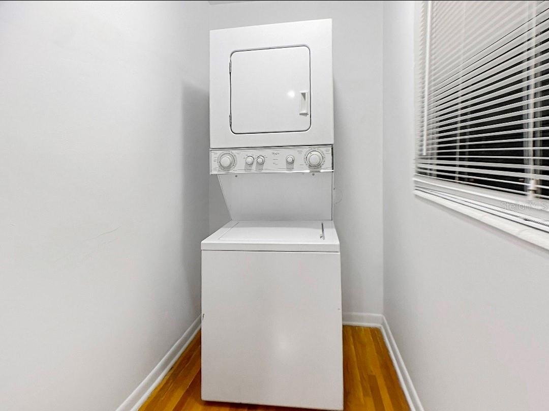 Listing photo id 44 for 7907 Hiawatha Street