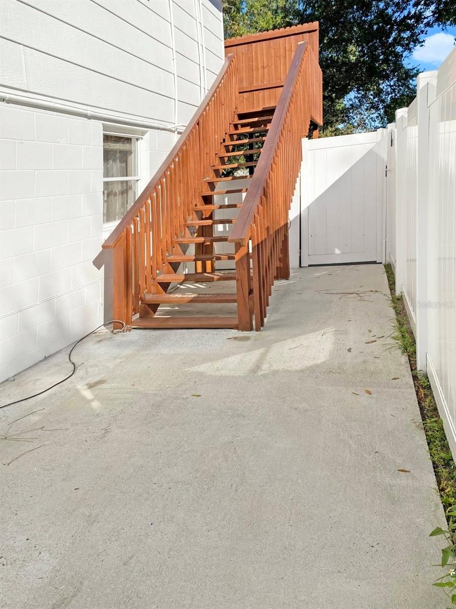 Listing photo id 46 for 7907 Hiawatha Street