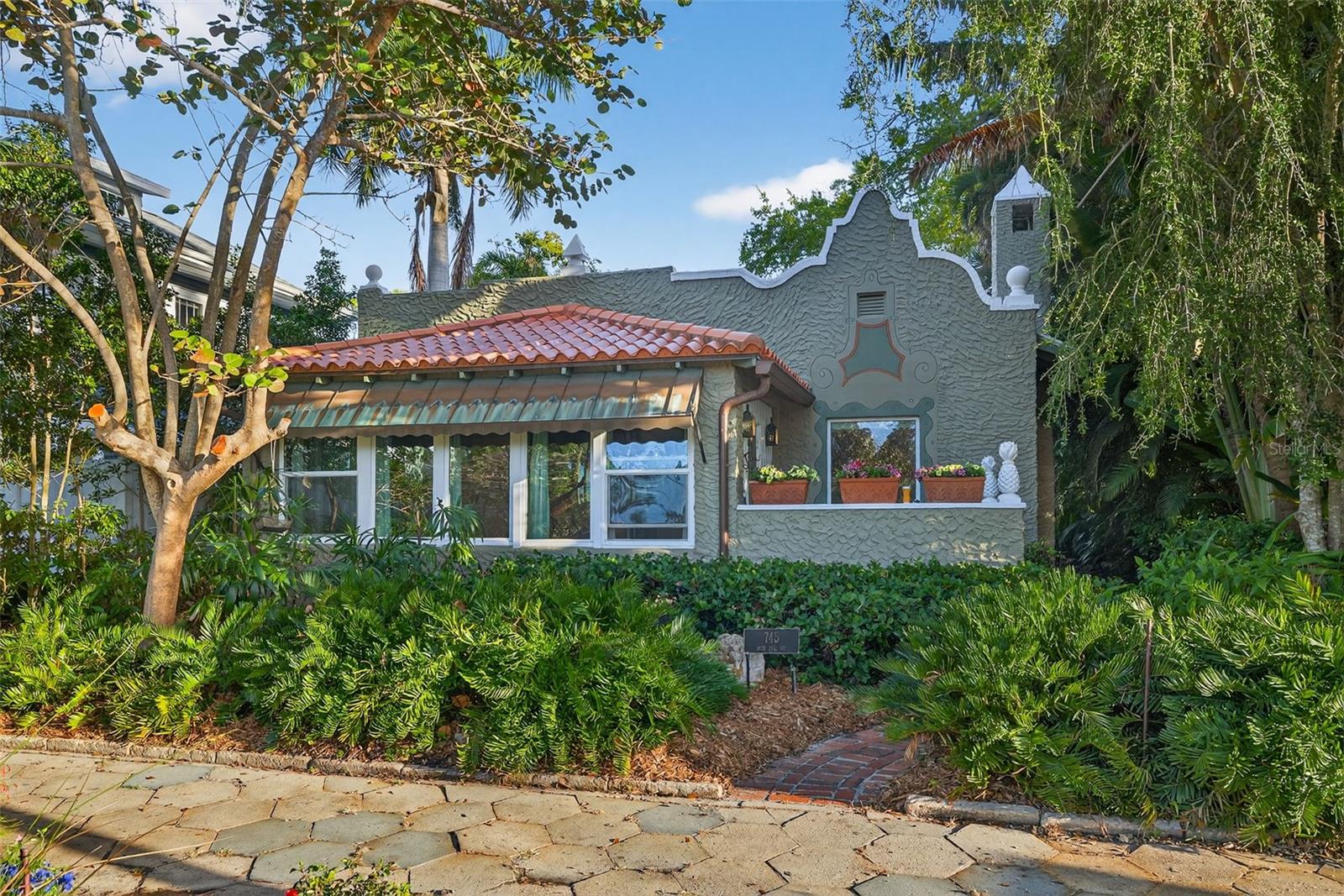 Details for 745 16th Avenue Ne, ST PETERSBURG, FL 33704