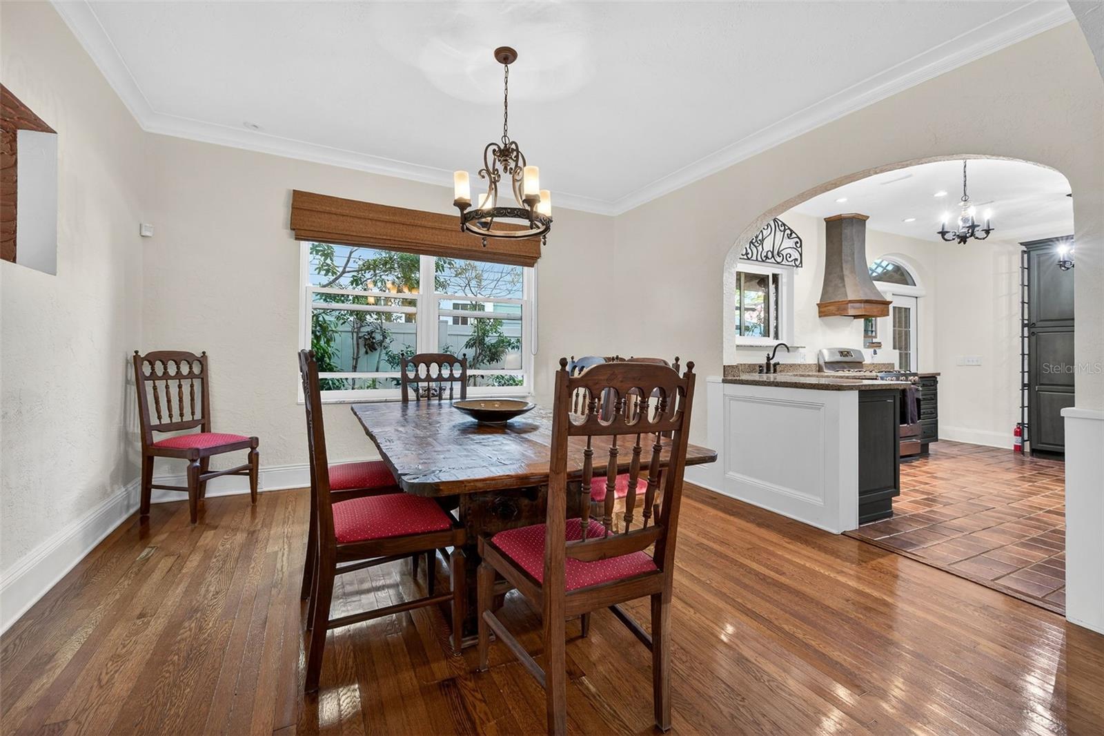 Image 10 of 32 For 745 16th Avenue Ne