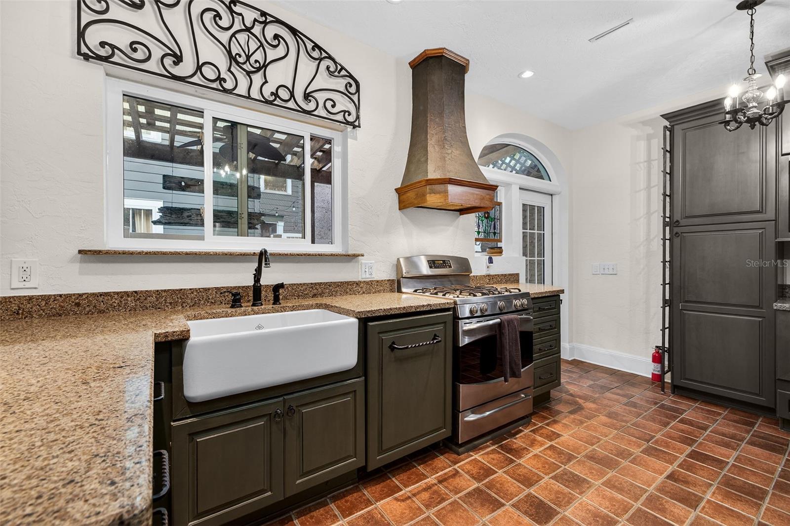 Image 14 of 32 For 745 16th Avenue Ne