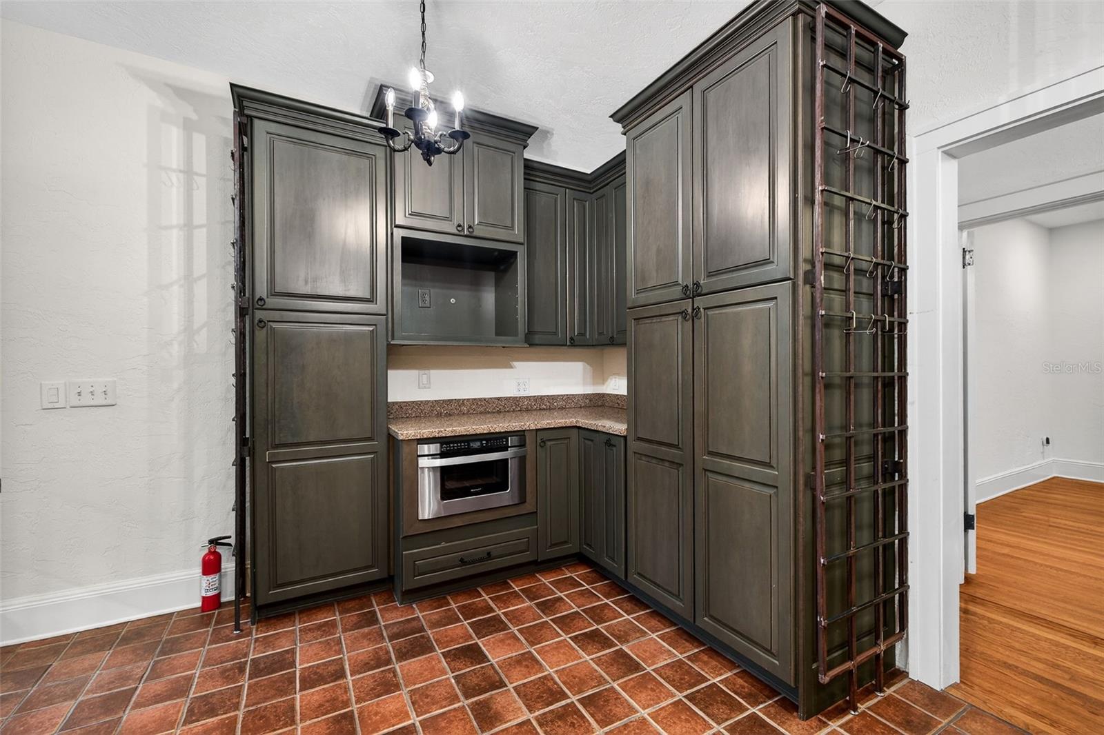 Image 15 of 32 For 745 16th Avenue Ne