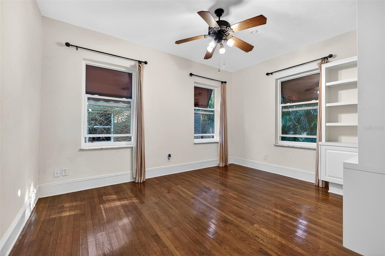 Image 16 of 32 For 745 16th Avenue Ne