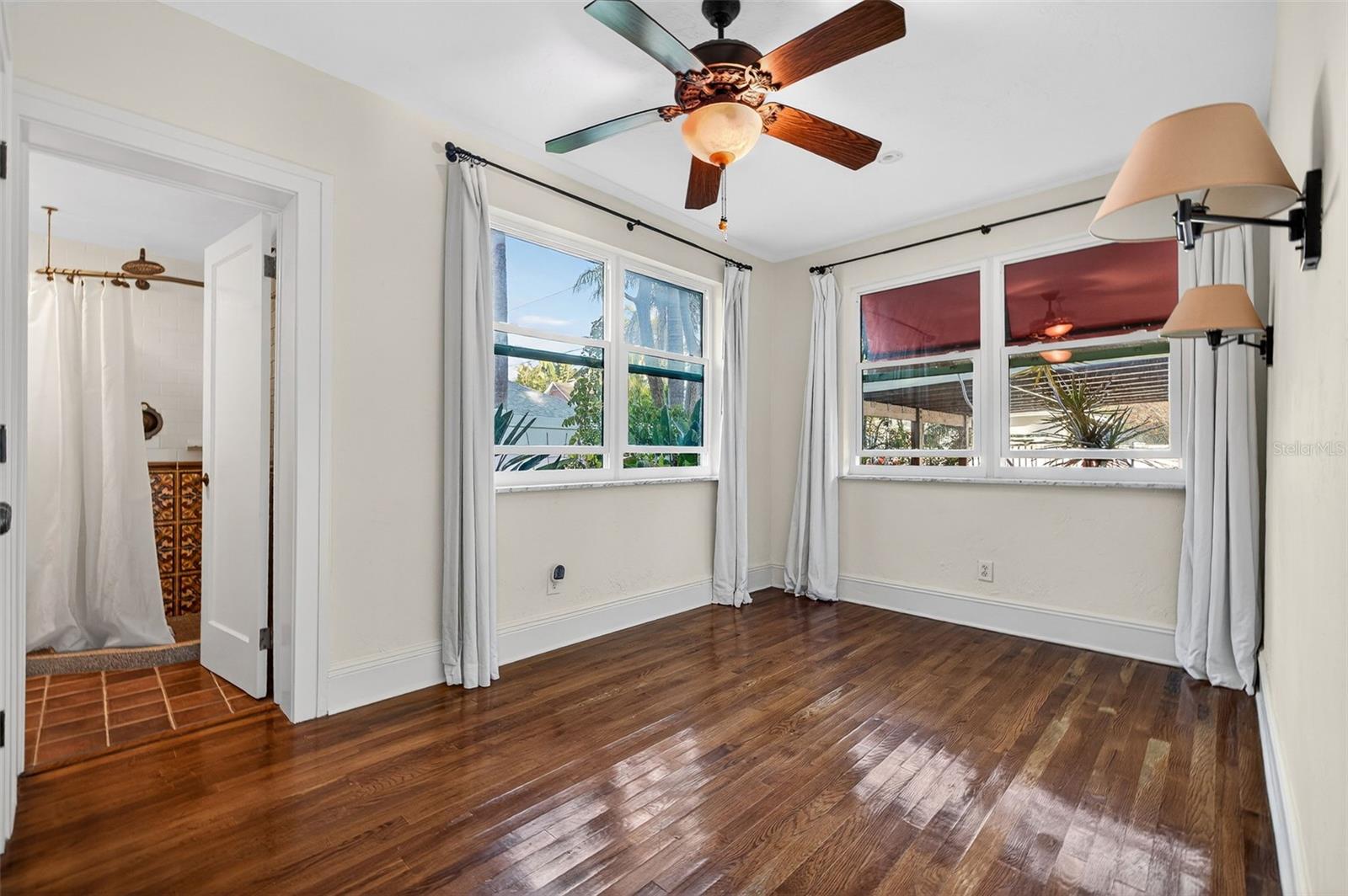 Image 18 of 32 For 745 16th Avenue Ne