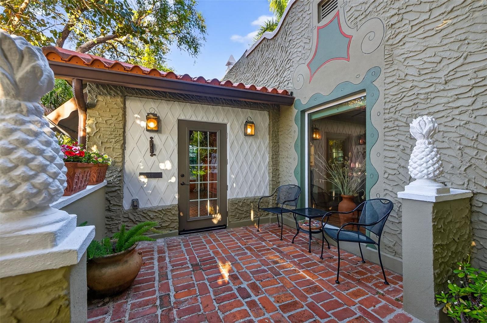 Image 2 of 32 For 745 16th Avenue Ne