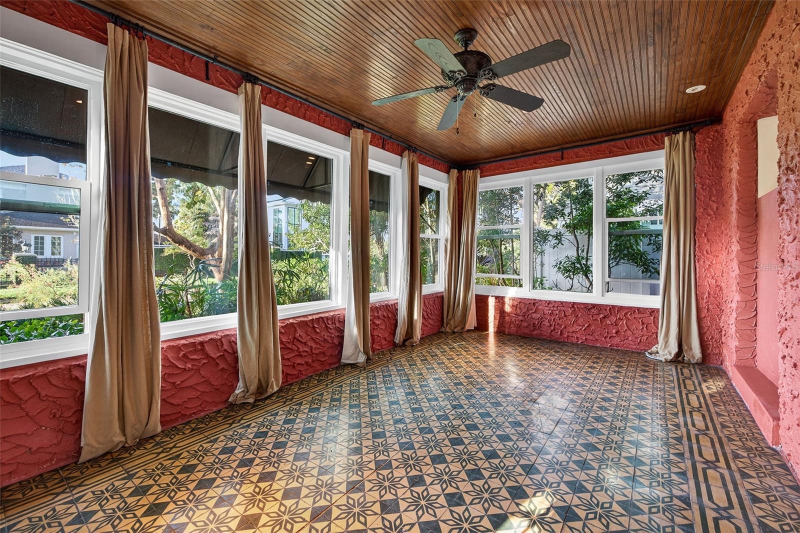 Image 3 of 32 For 745 16th Avenue Ne