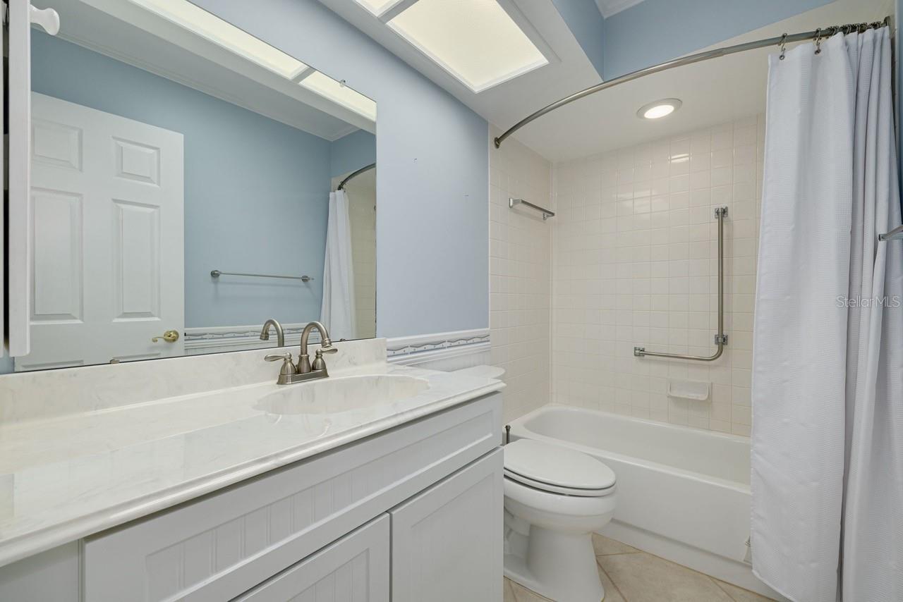 Image 14 of 27 For 1400 Carlisle Court 1262