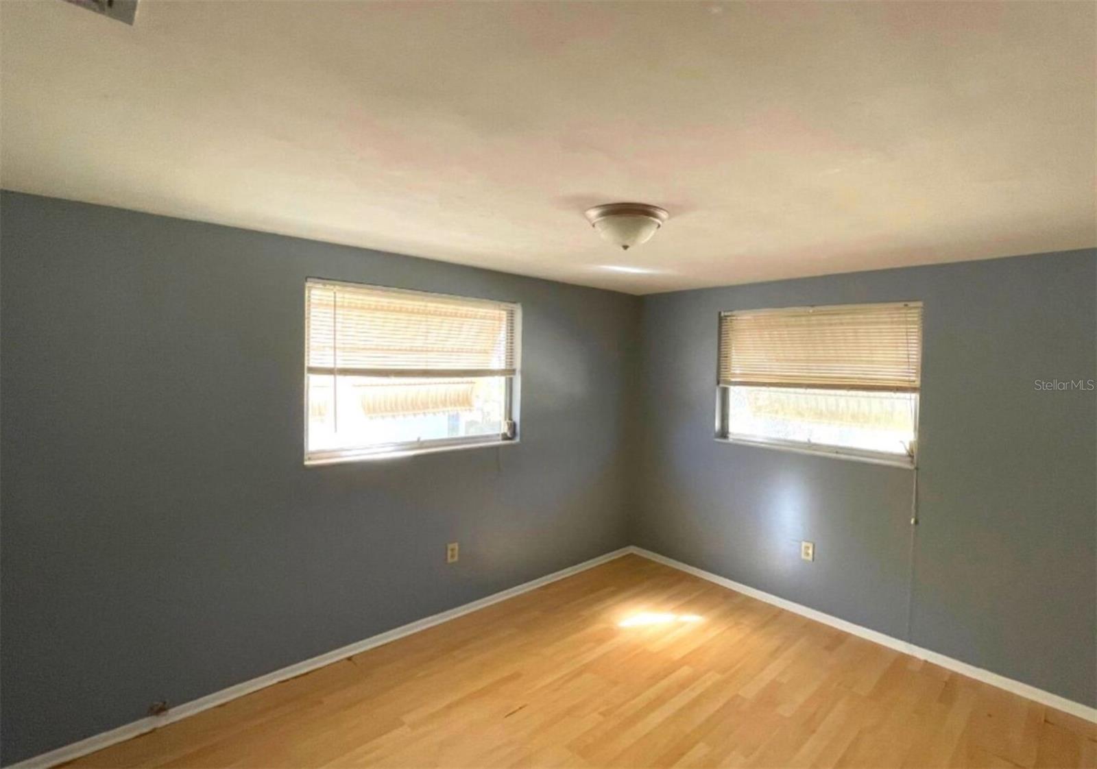 Image 5 of 12 For 7335 Ashwood Drive