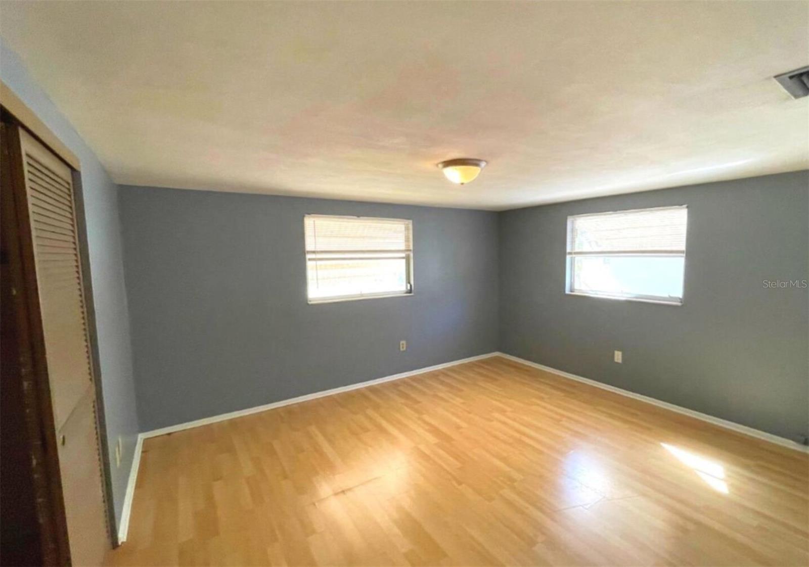 Image 6 of 12 For 7335 Ashwood Drive