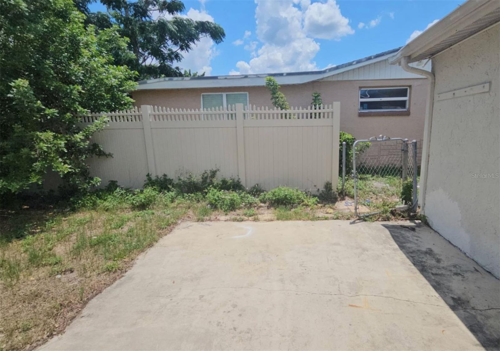 Image 9 of 12 For 7335 Ashwood Drive