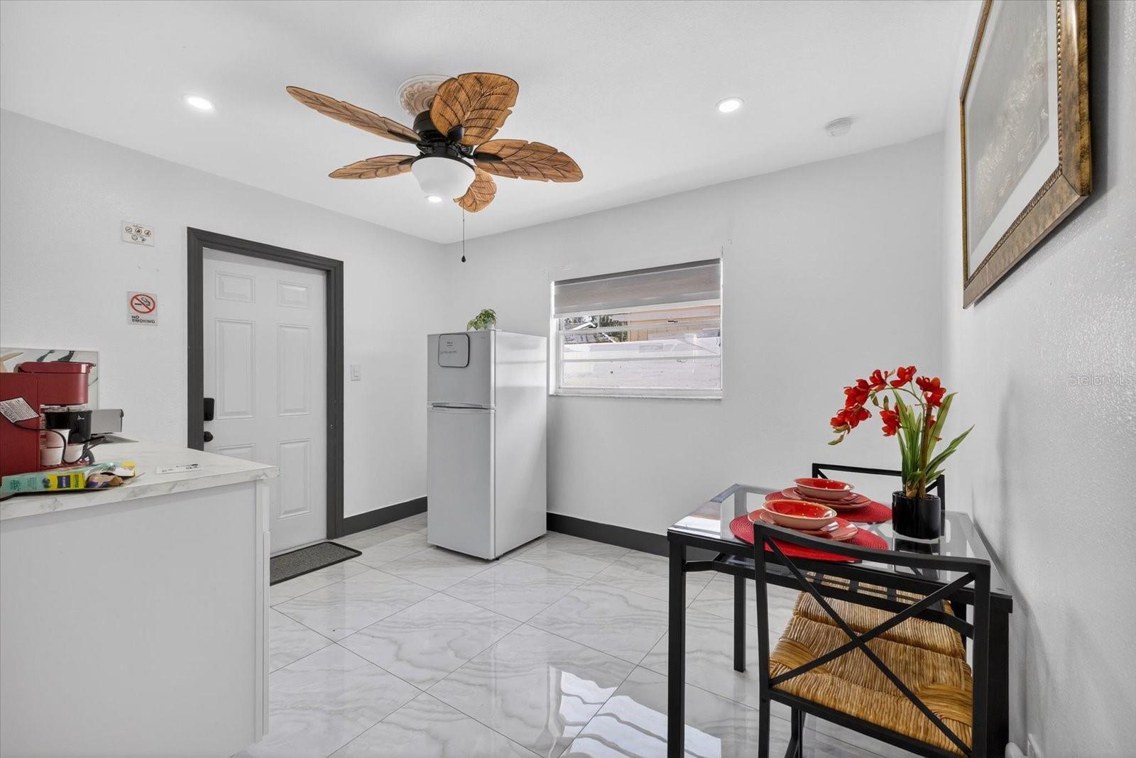 Image 11 of 39 For 5407 Rosemont Avenue