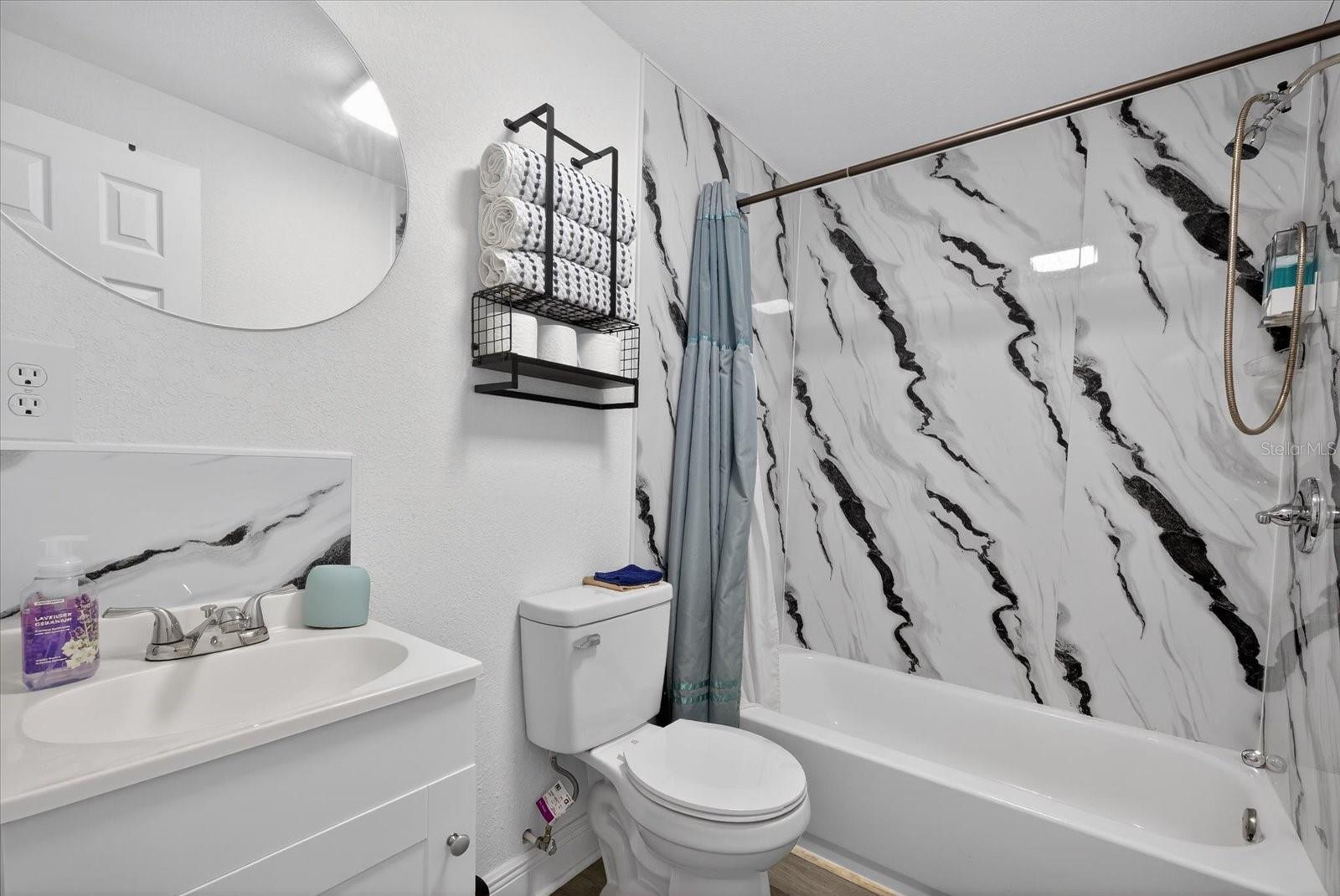 Image 15 of 39 For 5407 Rosemont Avenue