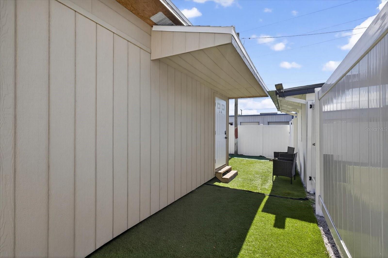 Image 19 of 39 For 5407 Rosemont Avenue