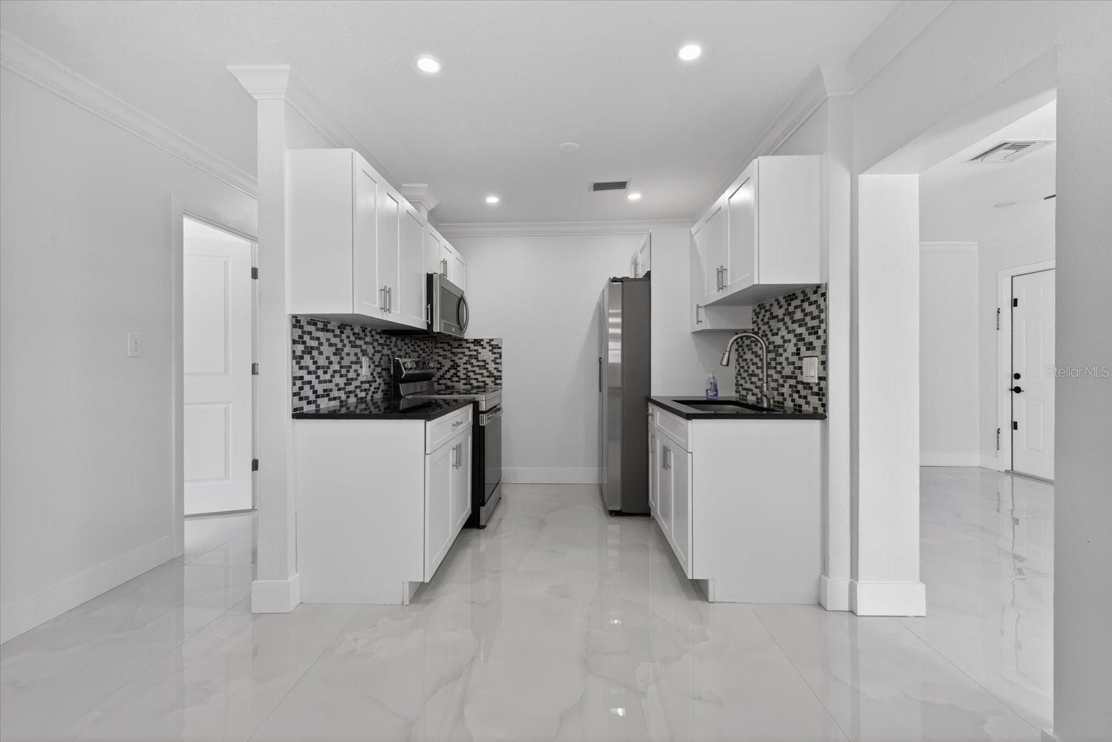 Image 23 of 39 For 5407 Rosemont Avenue