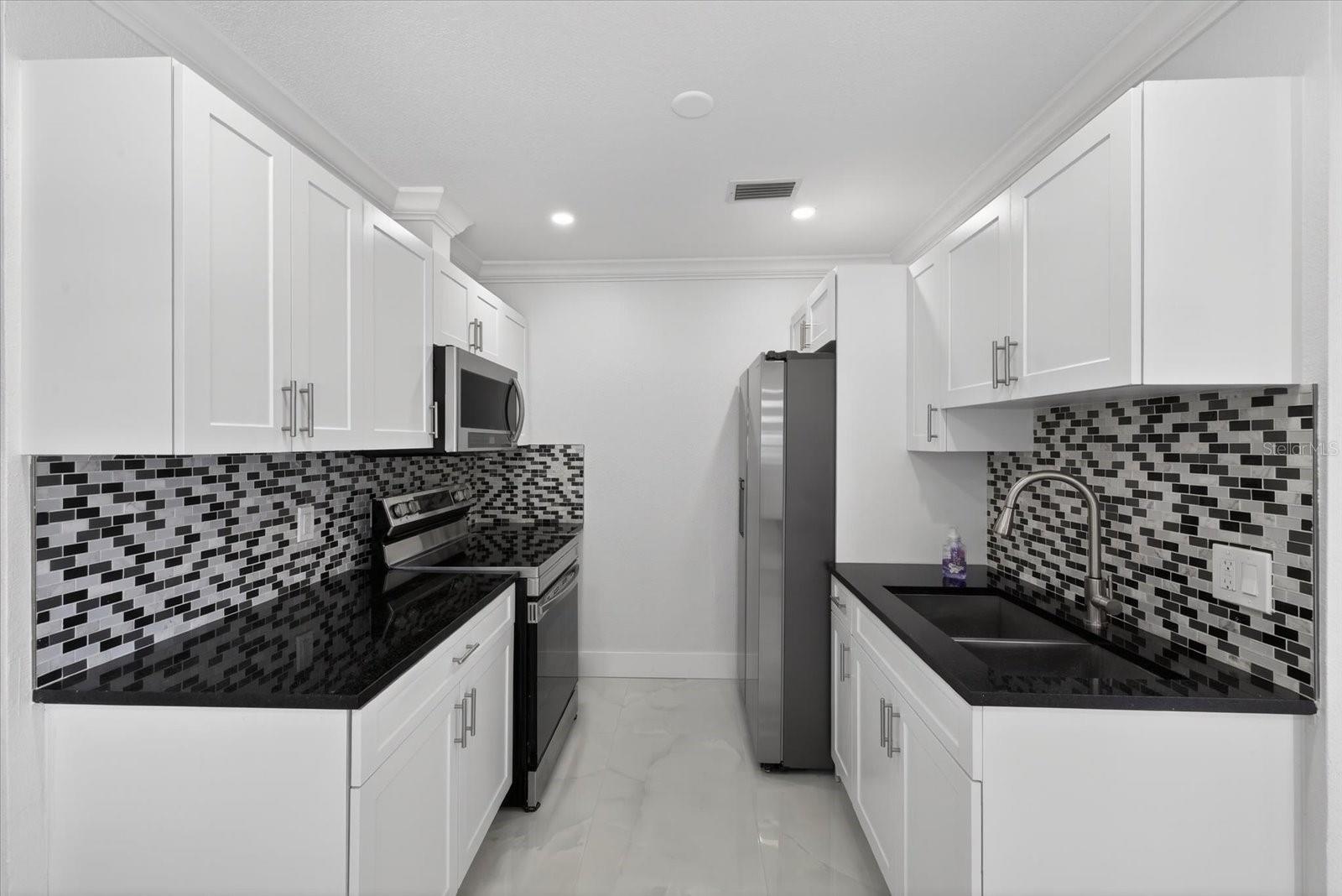 Image 24 of 39 For 5407 Rosemont Avenue