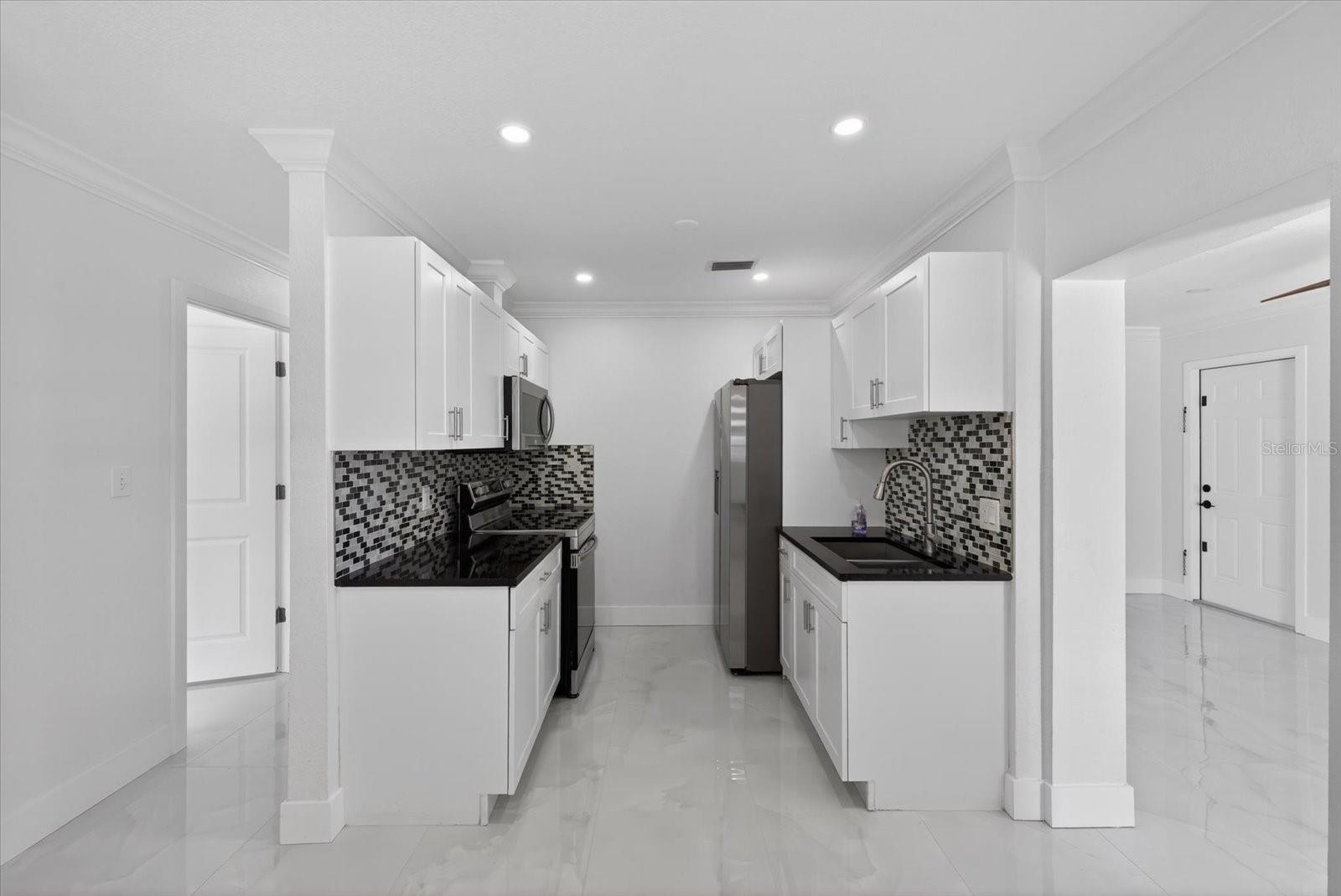 Image 25 of 39 For 5407 Rosemont Avenue