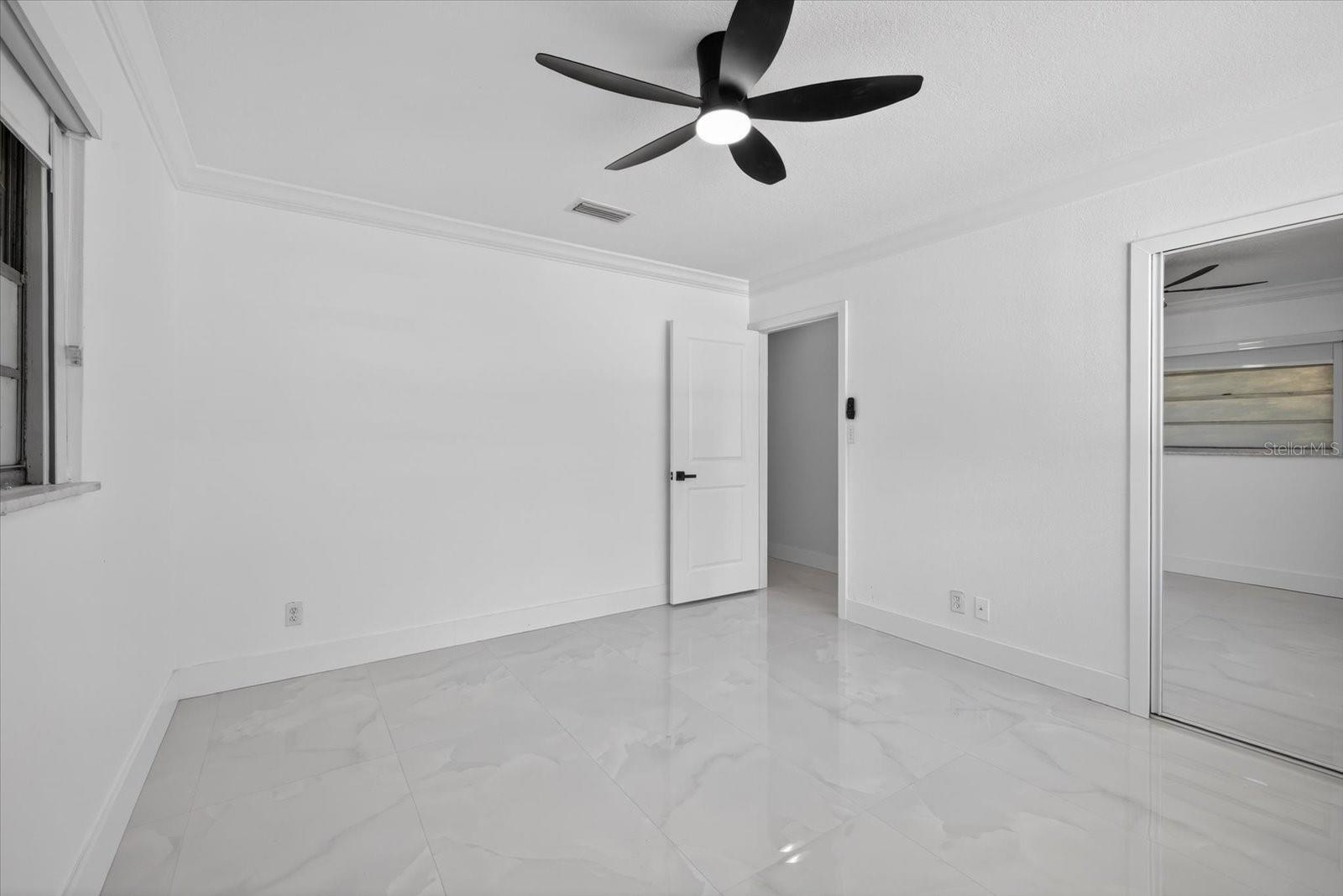 Image 28 of 39 For 5407 Rosemont Avenue