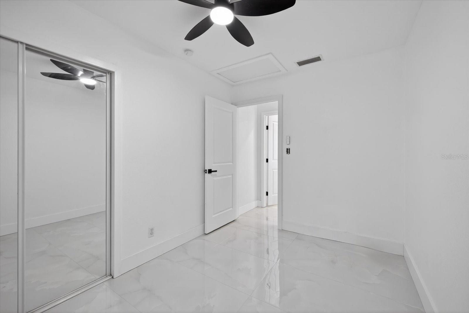 Image 30 of 39 For 5407 Rosemont Avenue