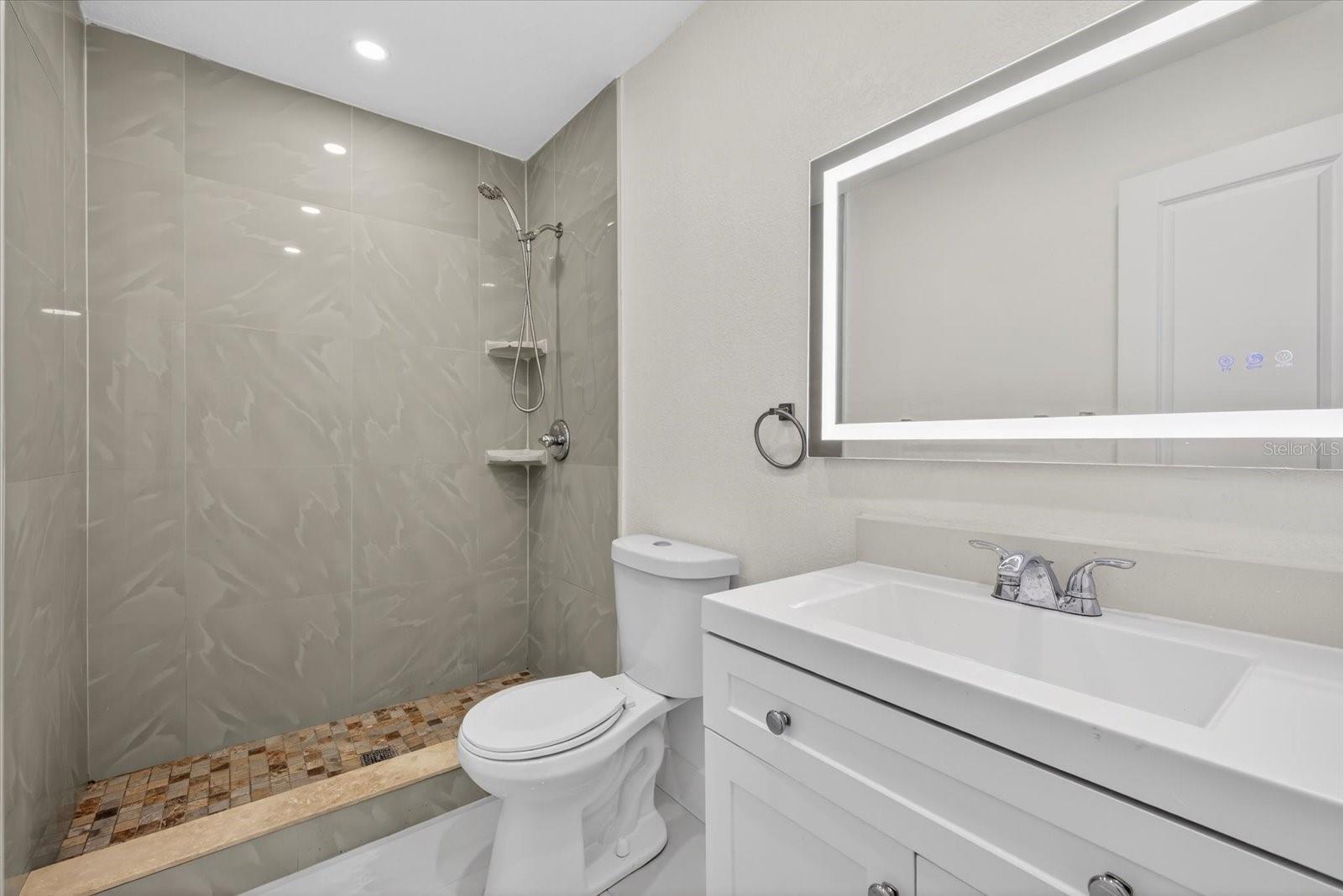 Image 31 of 39 For 5407 Rosemont Avenue