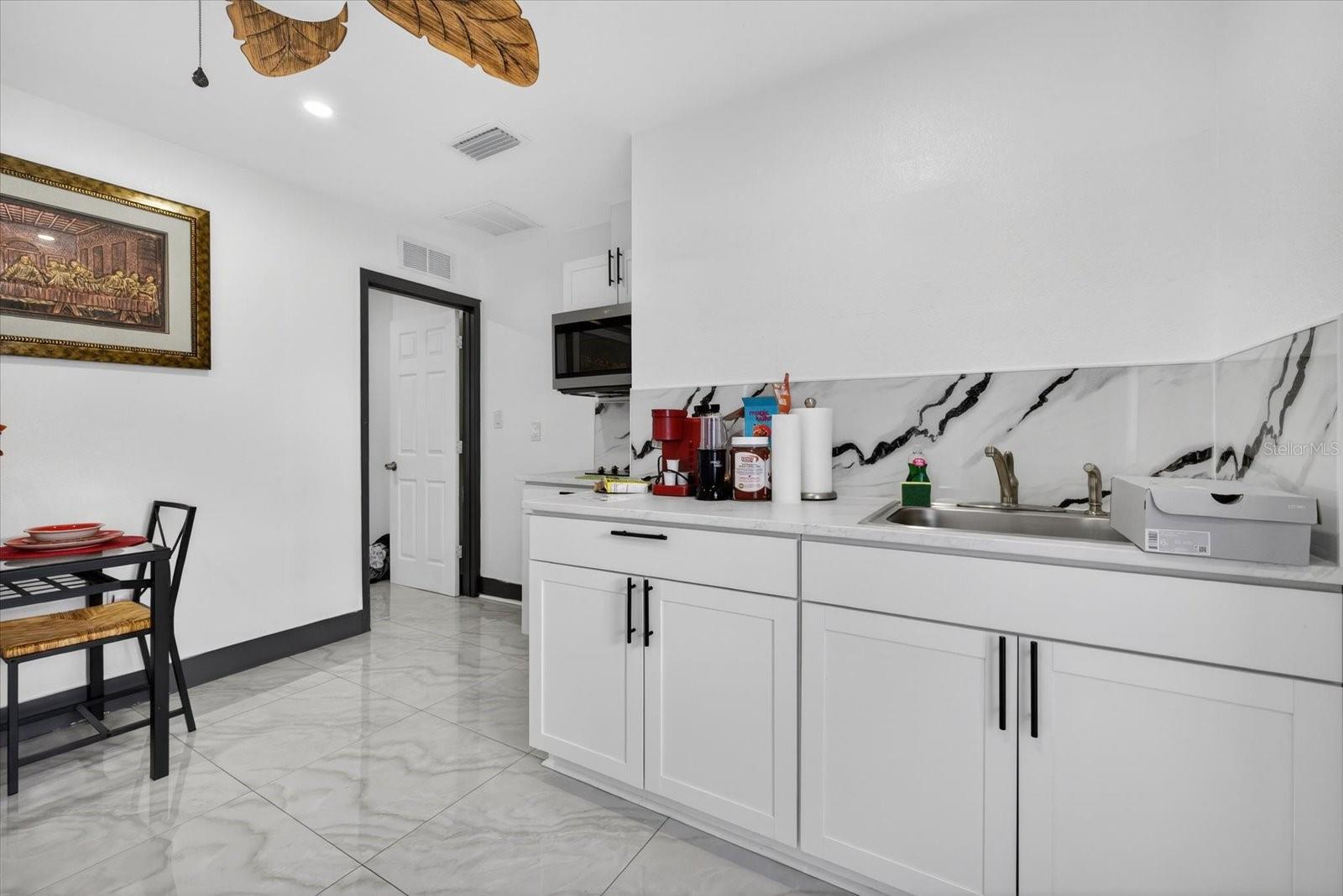 Image 6 of 39 For 5407 Rosemont Avenue