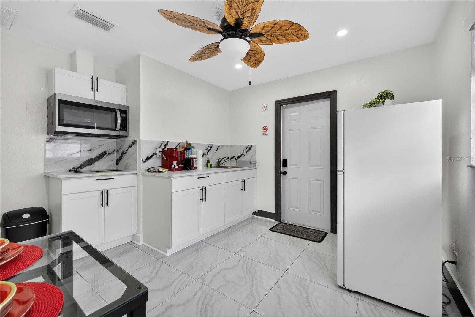 Image 7 of 39 For 5407 Rosemont Avenue