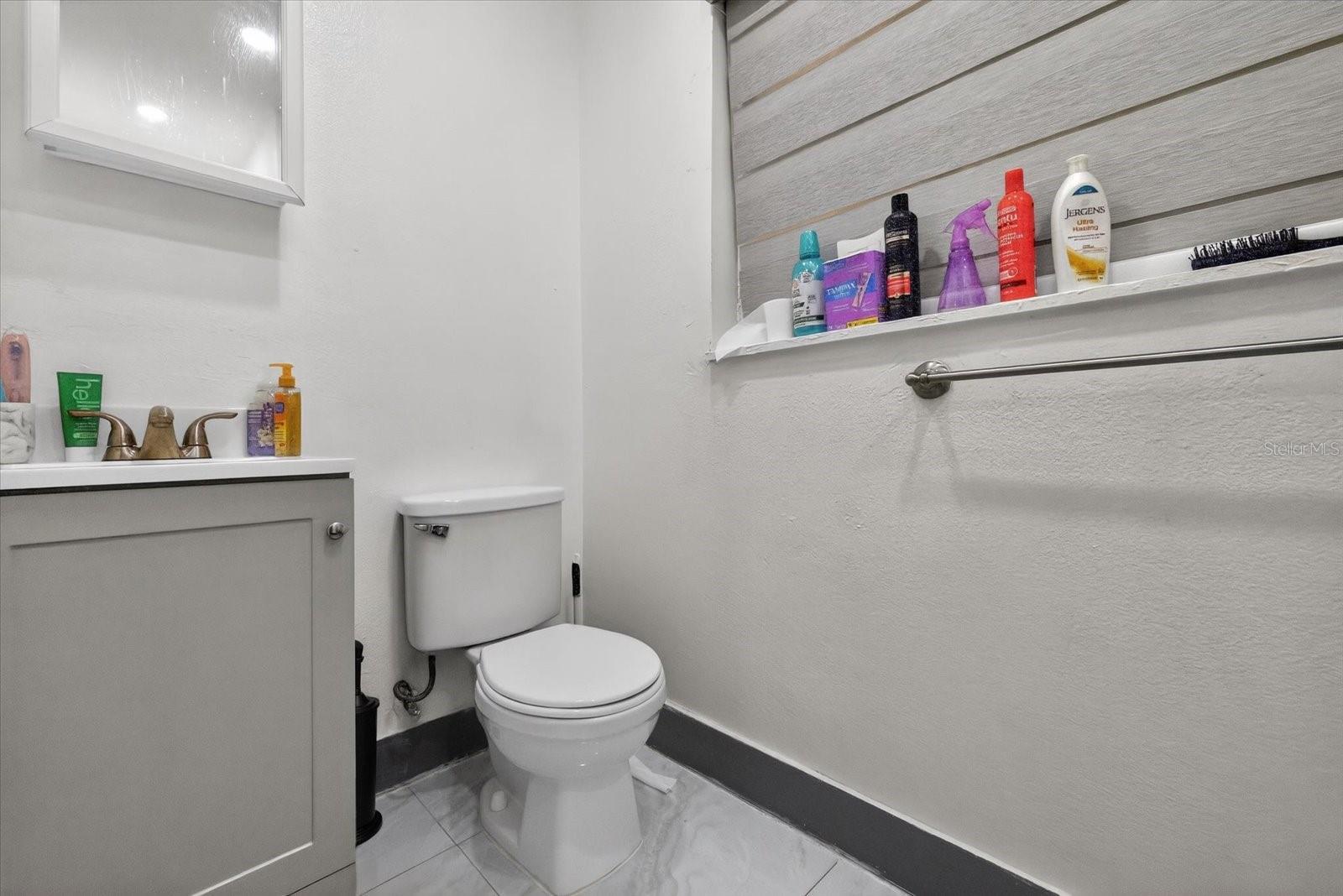 Image 9 of 39 For 5407 Rosemont Avenue