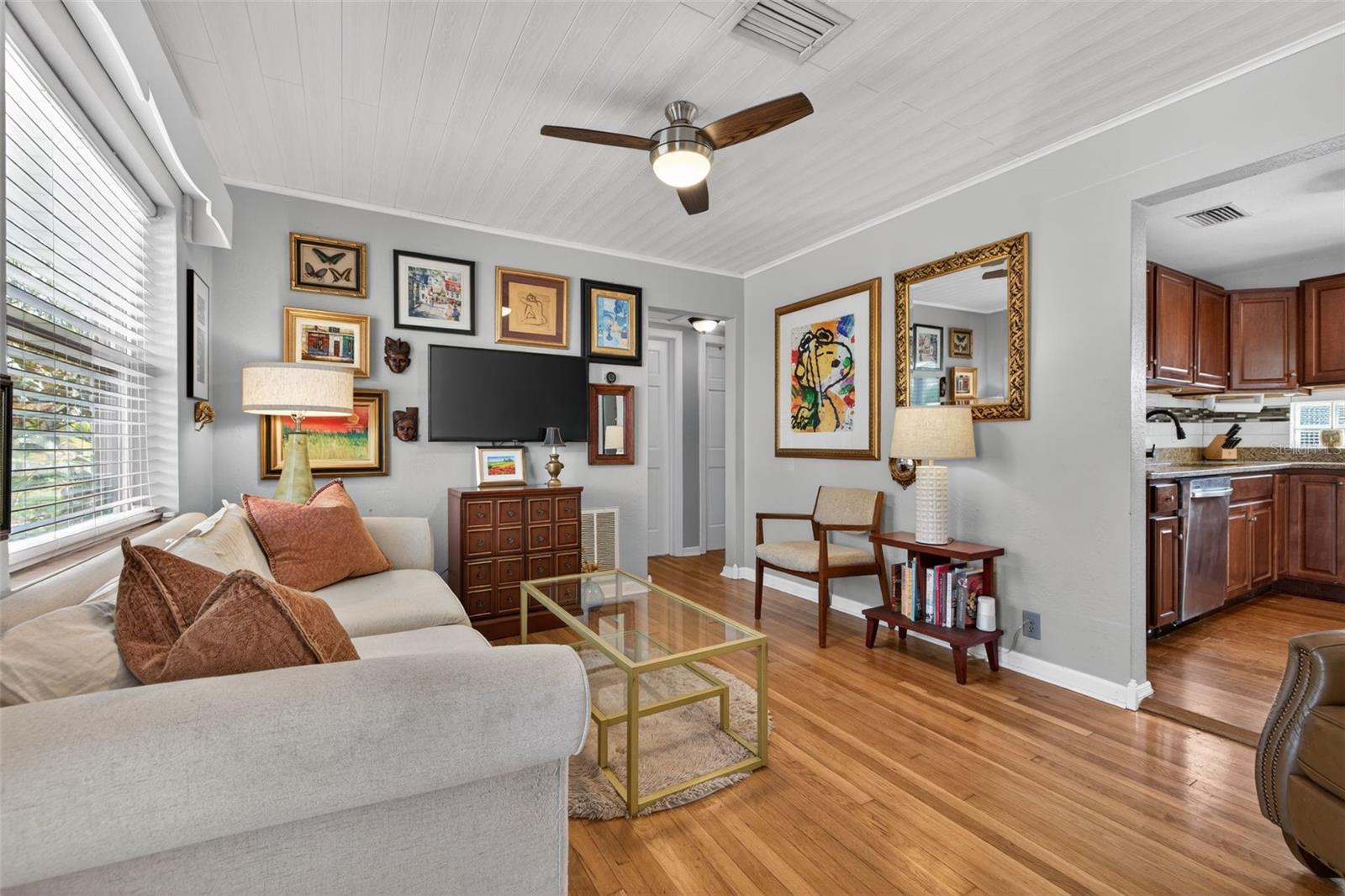 Image 3 of 31 For 3178 12th Avenue N