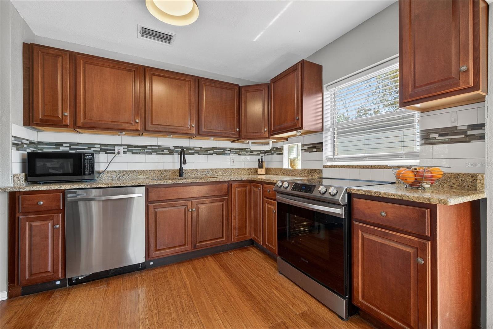 Image 5 of 31 For 3178 12th Avenue N