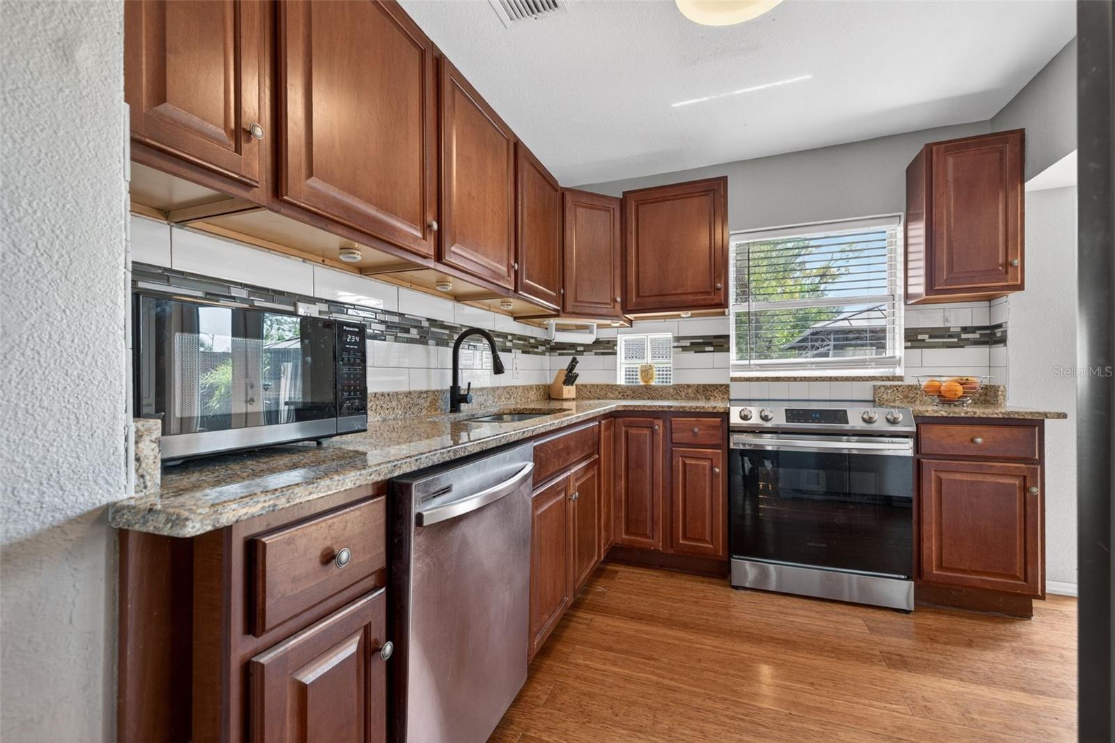 Image 6 of 31 For 3178 12th Avenue N