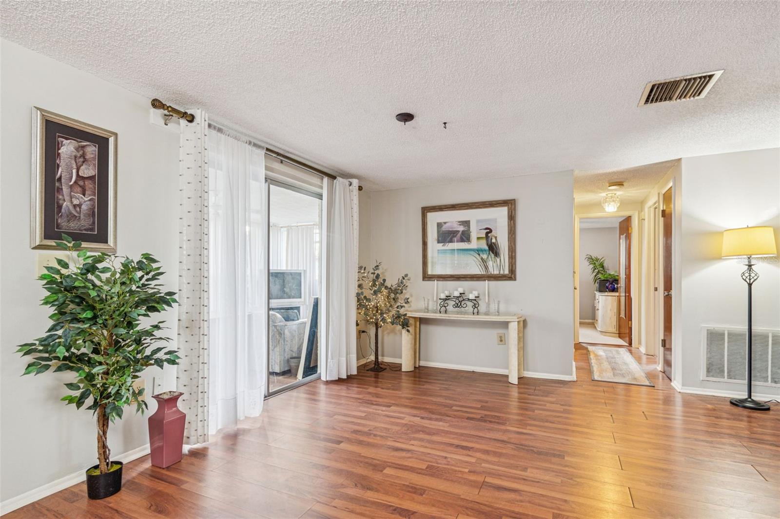 Image 14 of 18 For 3800 Sablewood Drive