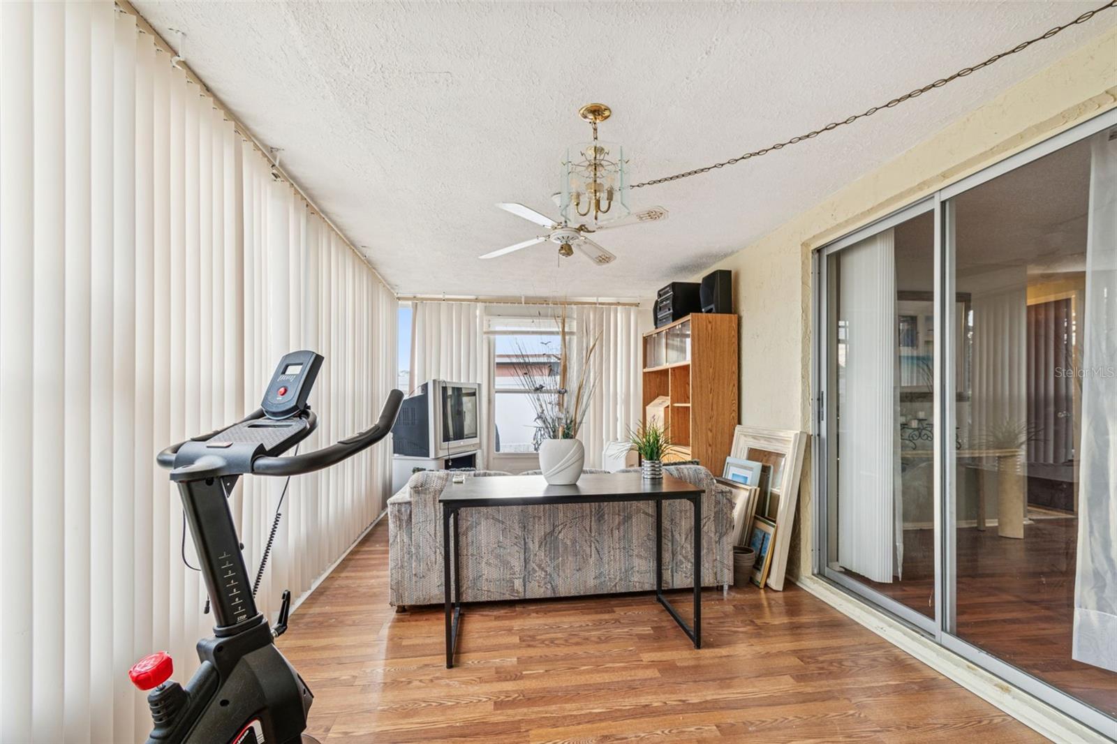 Image 4 of 18 For 3800 Sablewood Drive