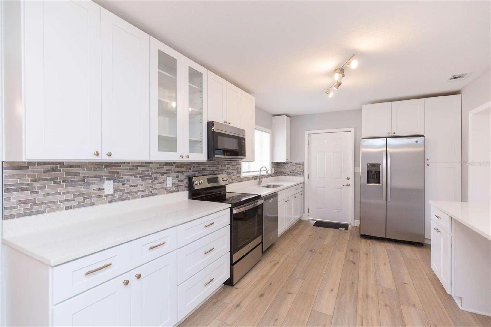 Image 3 of 9 For 7518 Ney Jersy Avenue B