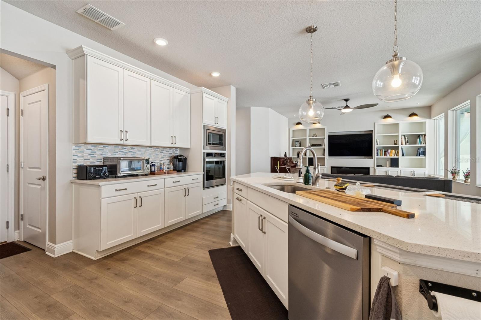 Image 15 of 78 For 2407 Carmen Street