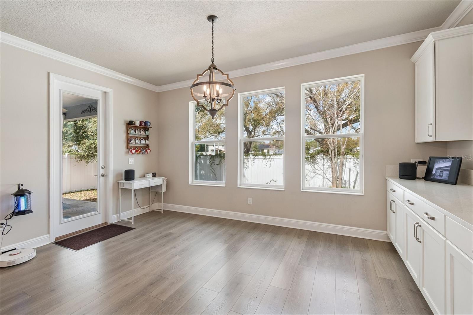 Image 27 of 78 For 2407 Carmen Street