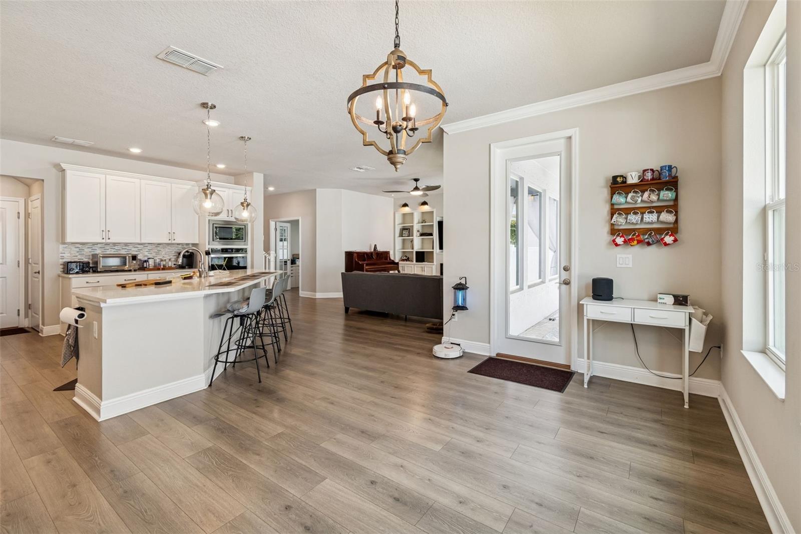 Image 28 of 78 For 2407 Carmen Street