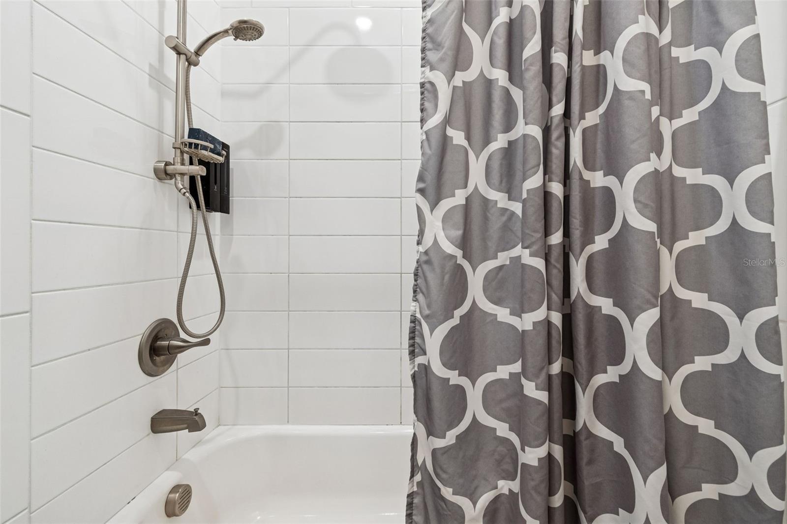 Image 35 of 78 For 2407 Carmen Street