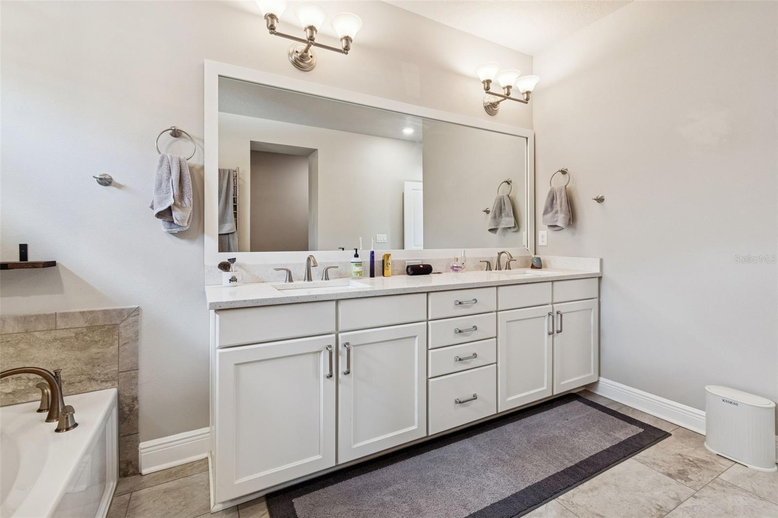 Image 41 of 78 For 2407 Carmen Street